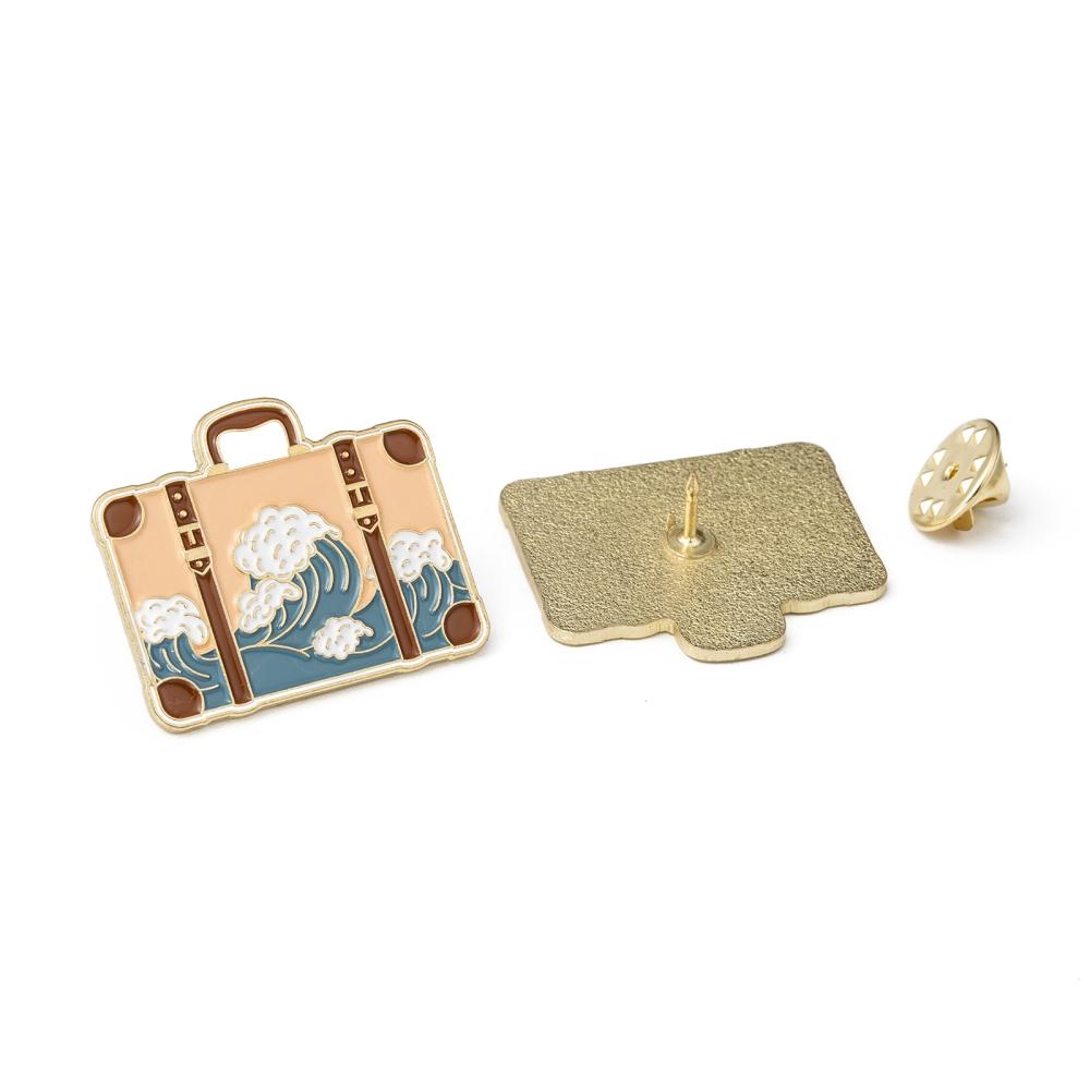 Hokusai pin