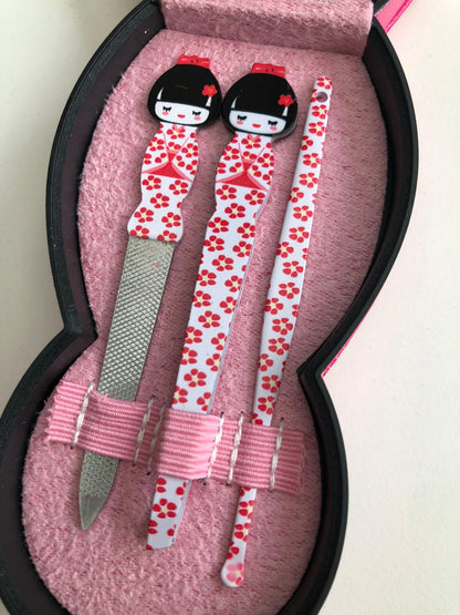 Kokeshi manicure set