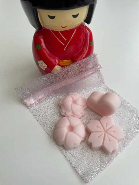Takusan Sakura wax melts